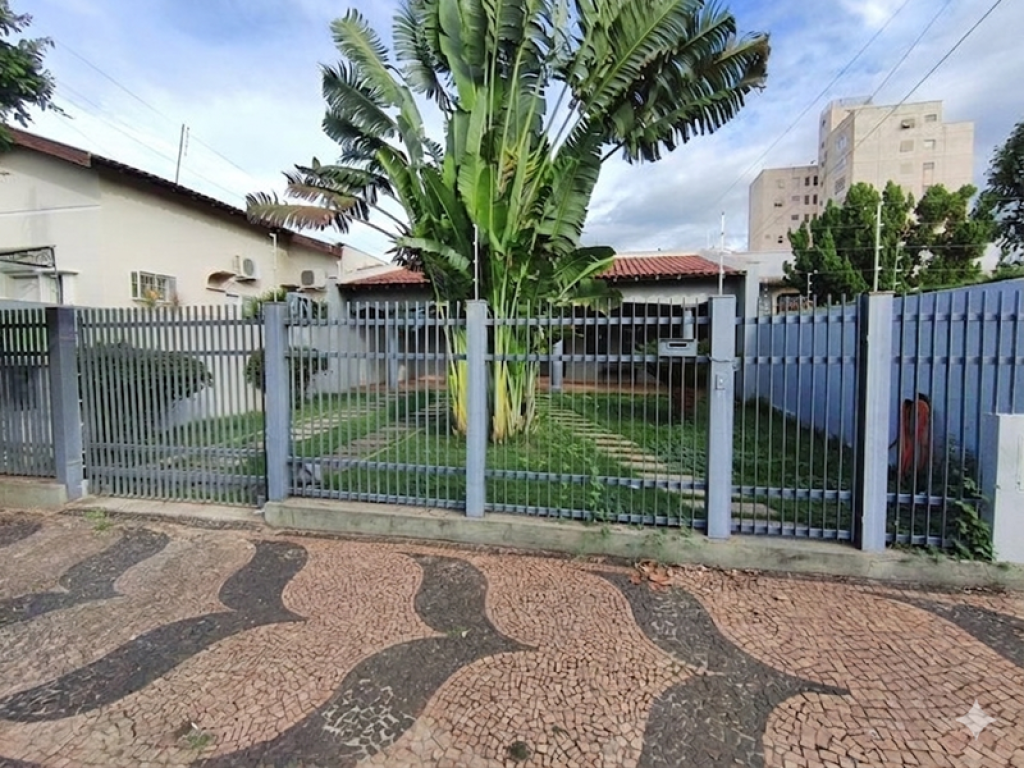 Av. Antônio Define, 770