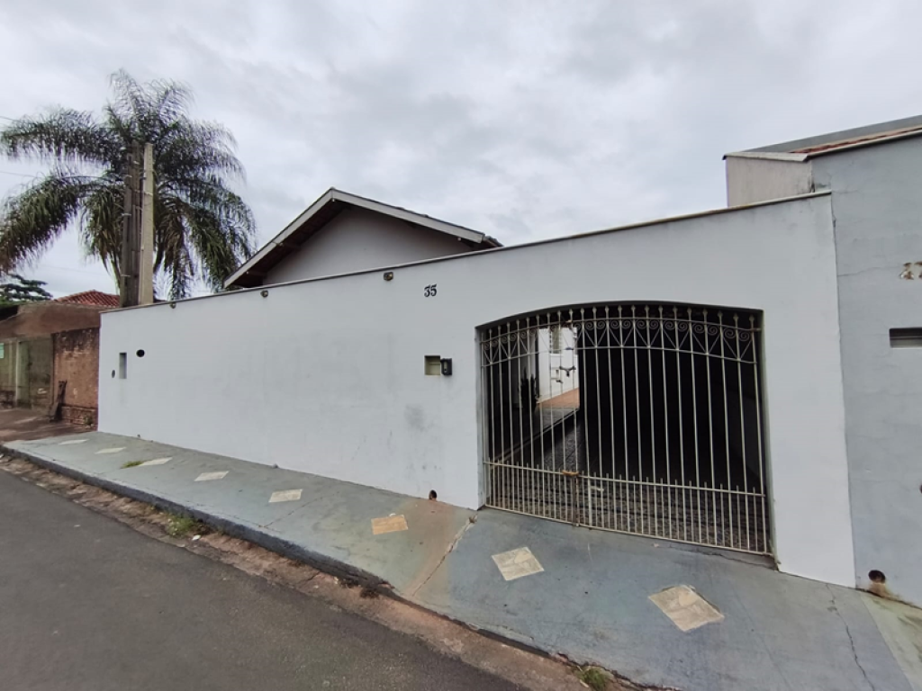 Rua Menino Ariovaldo, 35