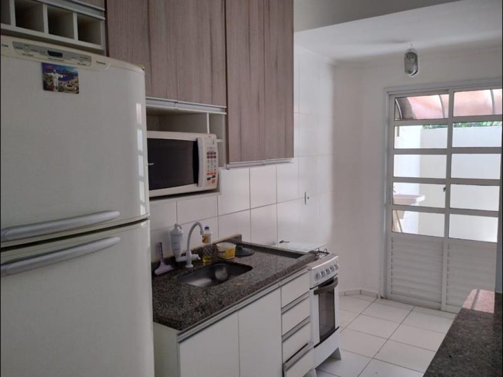 Rua Augusto Pereira de Moraes, 2215, Apto 94 - Res. Paineiras