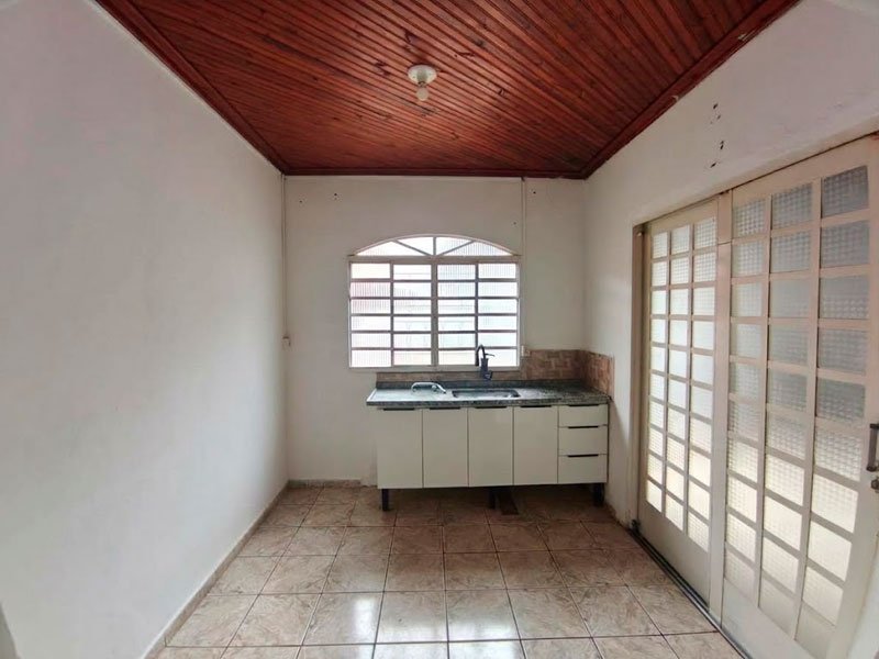 Rua Alípio Lopes das Neves, 239