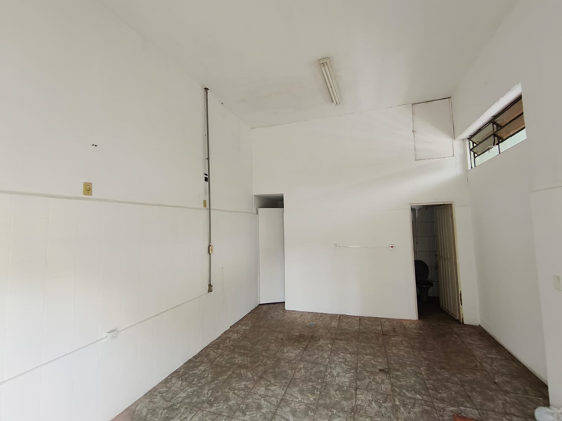 Rua Irmãos Chrisostomo de Oliveira, 08 sala 21