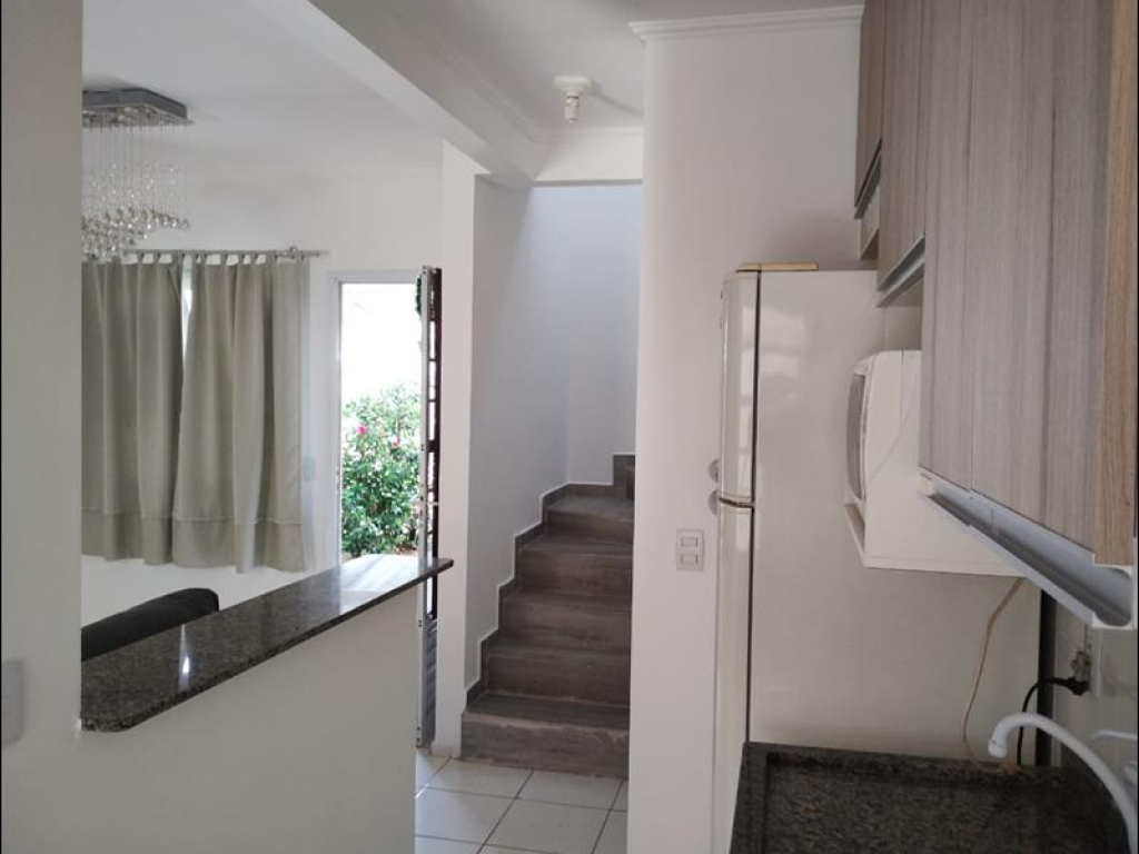 Rua Augusto Pereira de Moraes, 2215, Apto 94 - Res. Paineiras