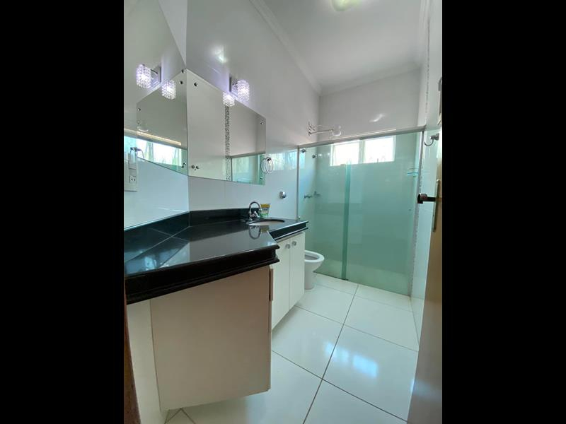 Rua Izidoro Gomes Martines, 120.