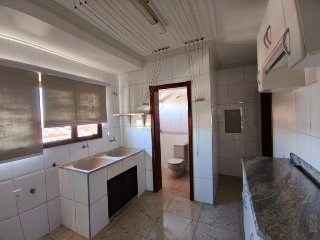 Praça Dr Carlos Sampaio Filho, 45 - Apartamento 51