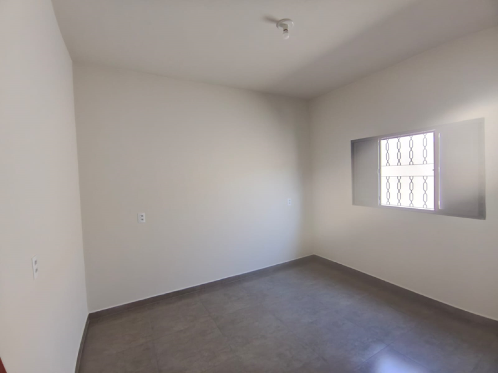 Rua Gabriela Nunes Garcia Azadinho, 64