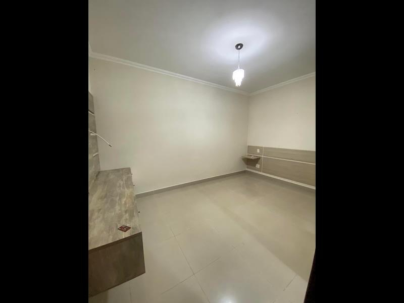 Rua Izidoro Gomes Martines, 120.