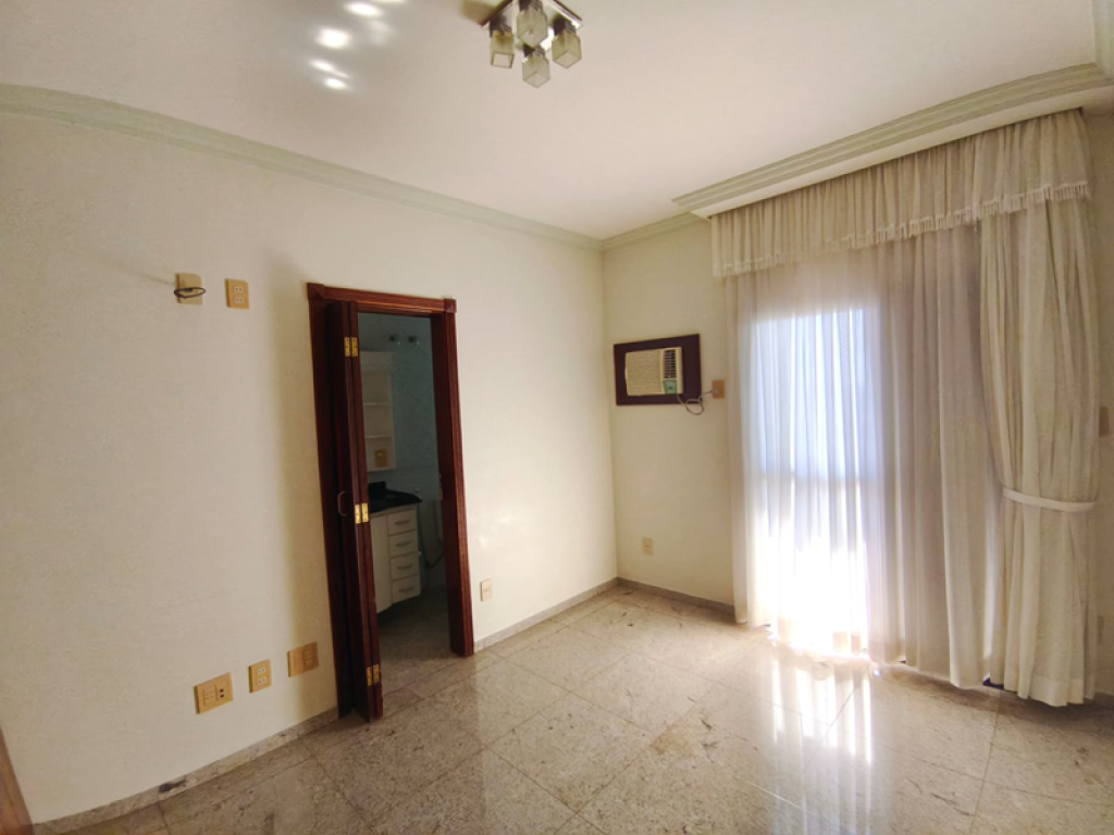 Praça Dr Carlos Sampaio Filho, 45 - Apartamento 51