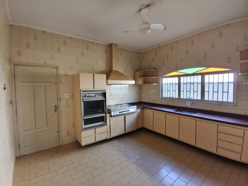 Av. Antônio Define, 770