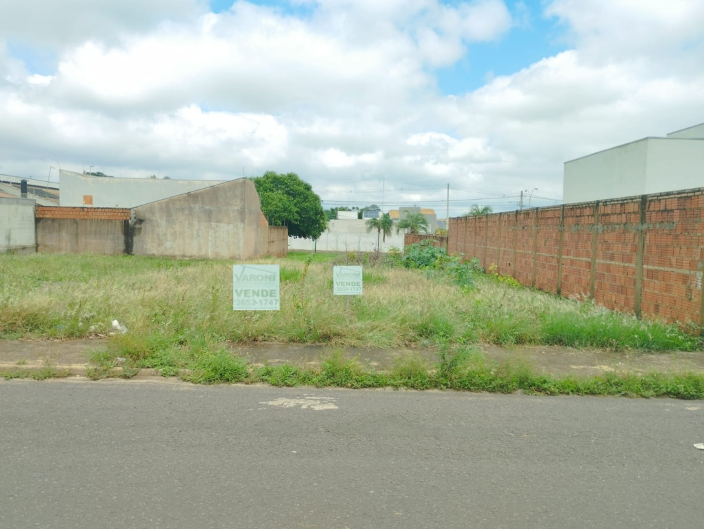 Av. Aziz Salim Sayeg