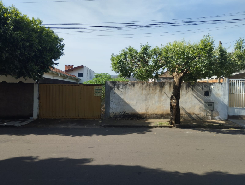 Av Albertina Reisser, 44