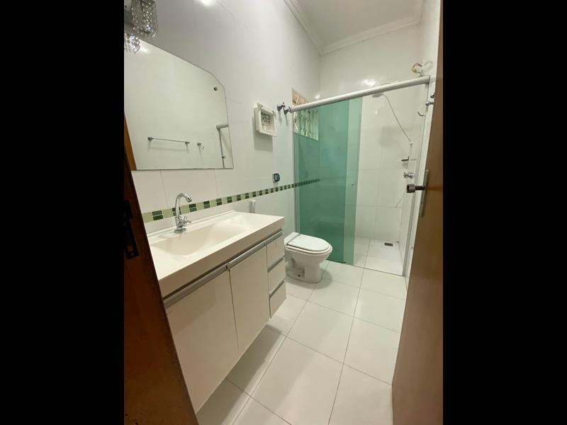 Rua Izidoro Gomes Martines, 120.