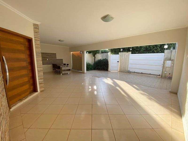 Rua Izidoro Gomes Martines, 120.