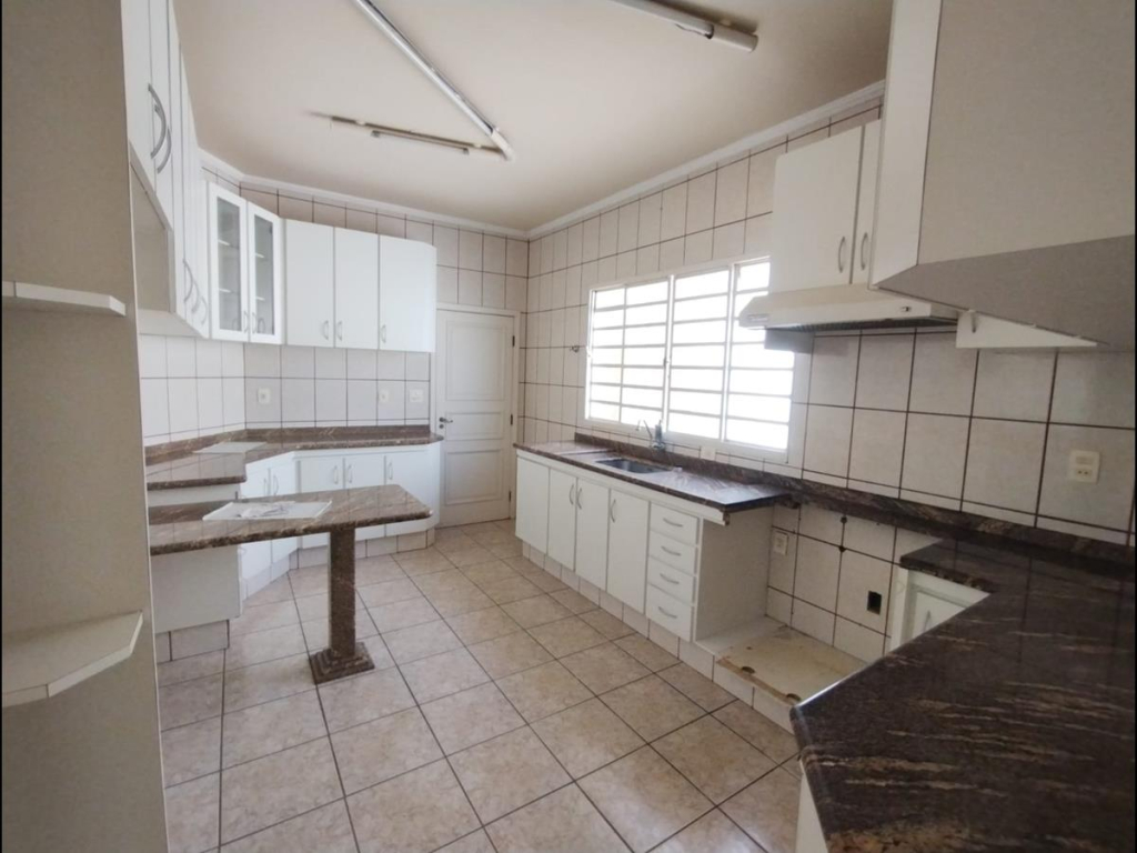 Av. Manoel Bento da Cruz, 1162