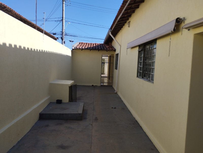 Rua Frei Domingues Riezzi, 90