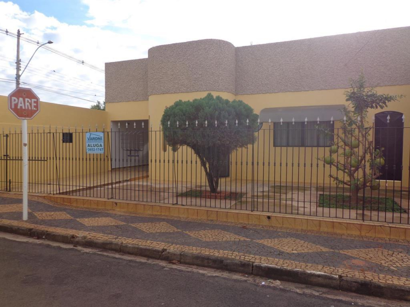 Rua 13 de Maio, 1179.