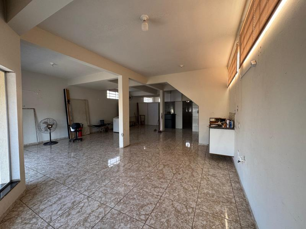Rua Duarte Ferreira Canha, 701