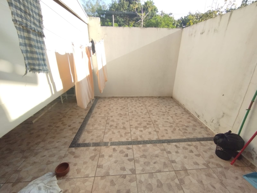 Rua Augusto Pereira de Moraes, 2215.