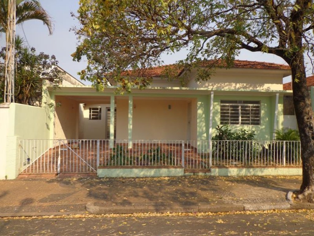 Av. Cunha Cintra, 1140