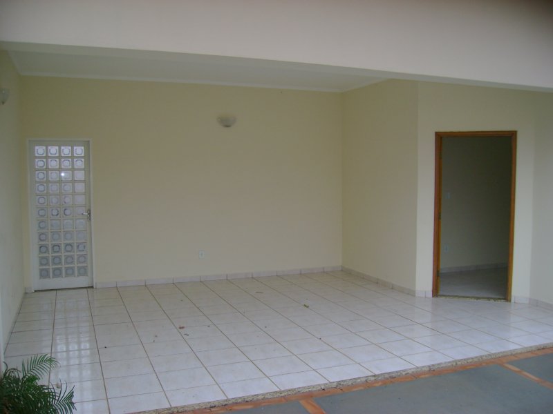 Rua Jornalista Maria Luiza de Paula Nogueira, 23 
