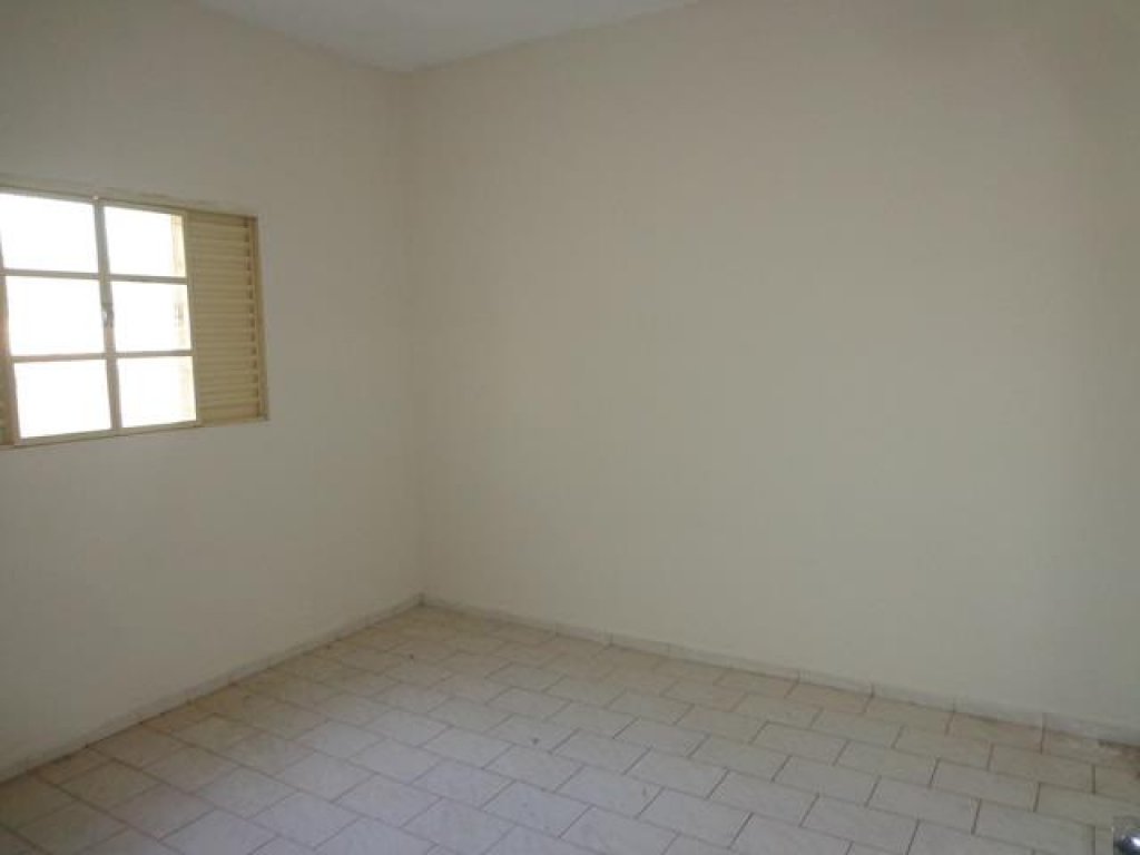 Rua Duarte Ferreira Canha 272