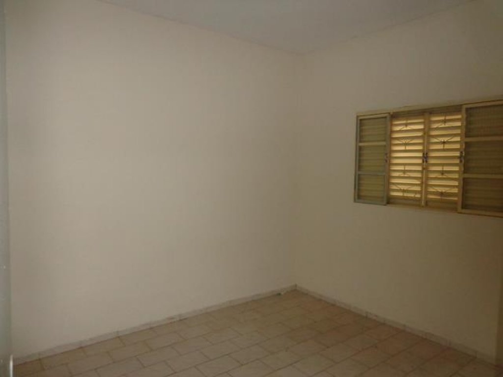 Rua Duarte Ferreira Canha 272