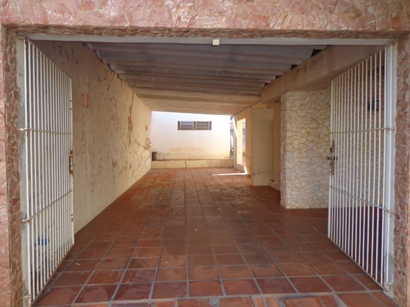 Av. Cunha Cintra 130