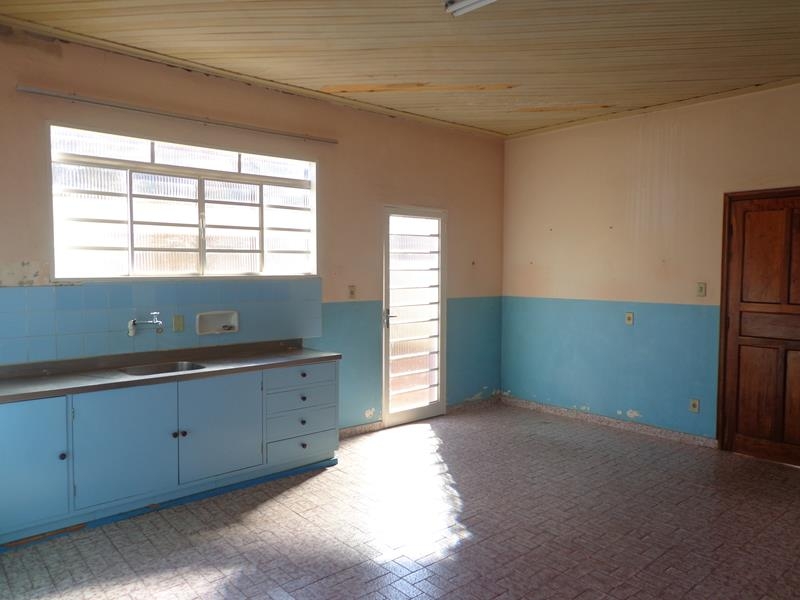 Av. Cunha Cintra 130