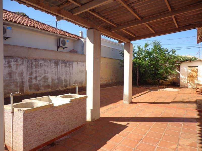 Av. Cunha Cintra 130