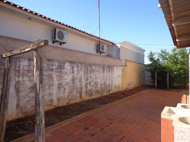 Av. Cunha Cintra 130