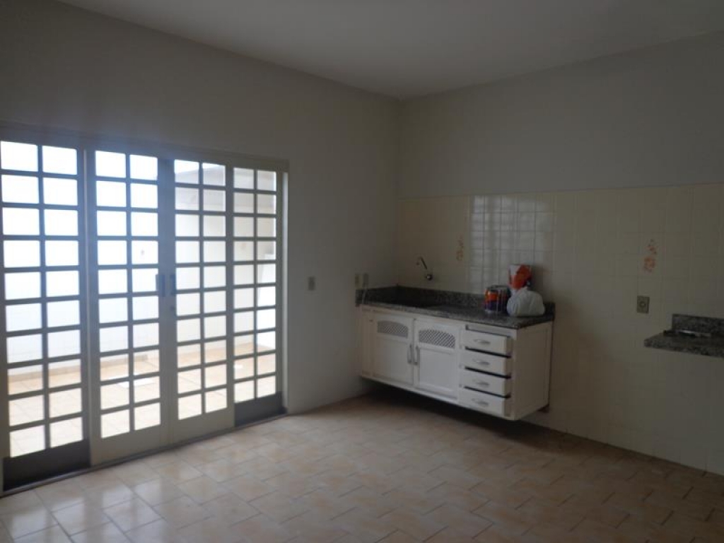 Av. Luis Osorio, 174- Apto 1