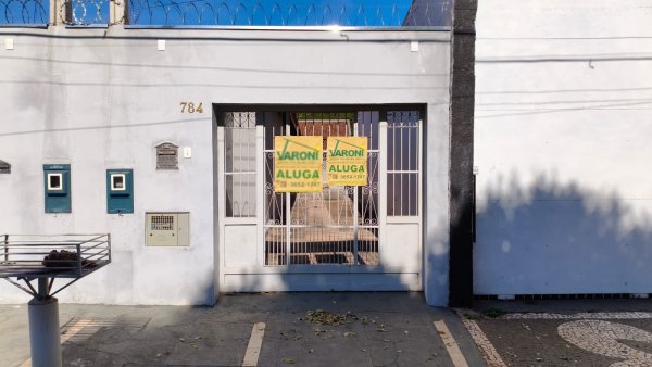 Rua Tiradentes, 784 - fundos 