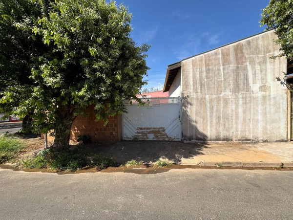 Av. Mato Grosso, 247 e Rua Brigido Rodrigues, 166