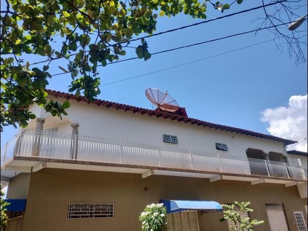 Av. Guilherme Lang, 30 