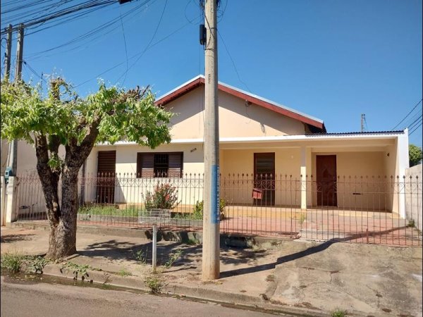 Rua Bolívar Poeta Siqueira, 203