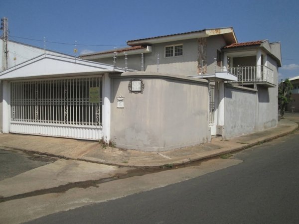 Rua Honorato Lopes, 14