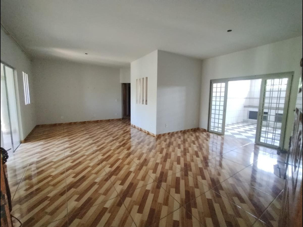 Av. Guilherme Lang, 30 