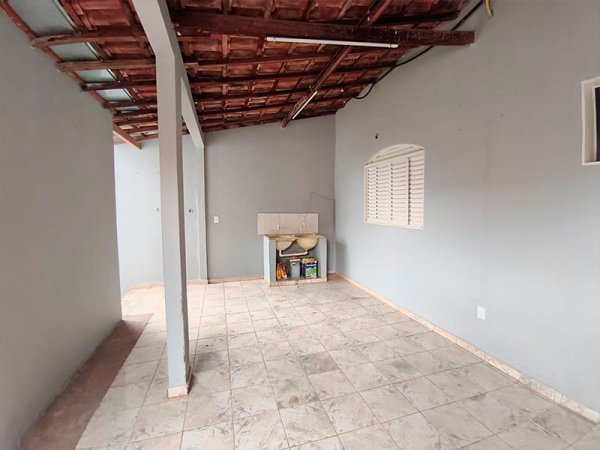 Rua Alípio Lopes das Neves, 239