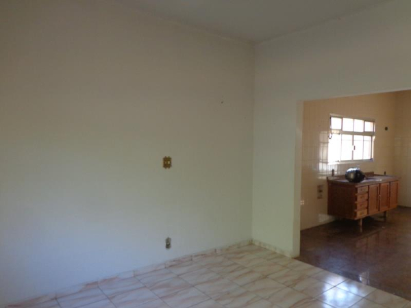 Av. Marginal  Maria Chica, 1241