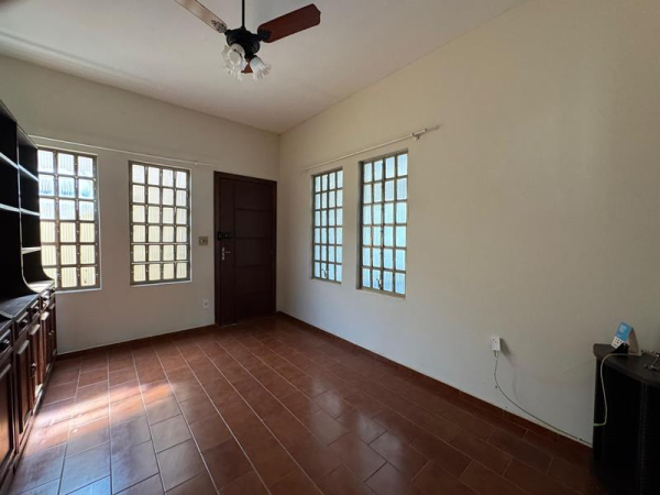 Av. do Estádio, 1123