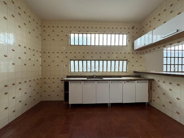 Av. do Estádio, 1123