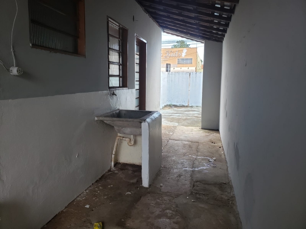 Rua Irmãos C. de Oliveira, 908