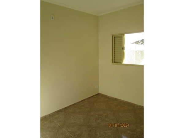 Rua Duarte Ferreira Canha, 335 Fds