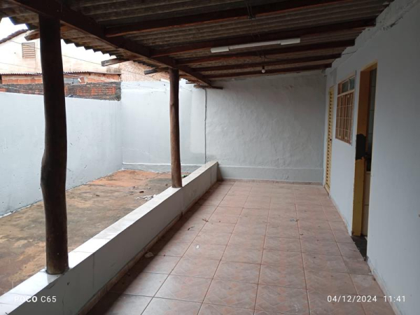 Rua Luiz Eduardo Nadai Alberton, 1760