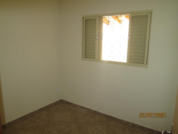 Rua Duarte Ferreira Canha, 335 Fds