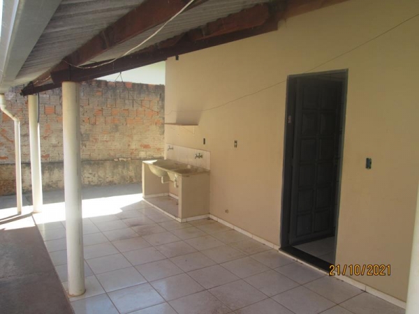 Rua Alípio Lopes das Neves, 179