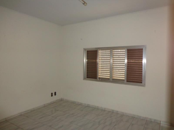 Av. Marginal  Maria Chica, 1241