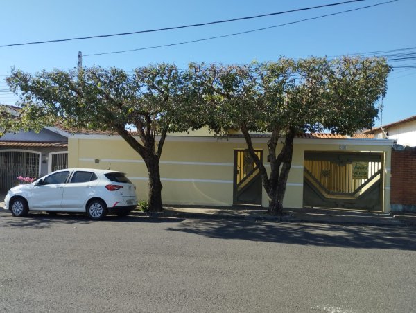 Rua Frei Domingues Riezzi, 90