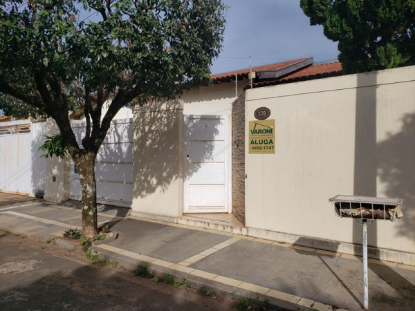 Rua Izidoro Gomes Martines, 120.