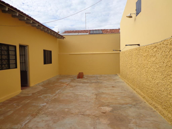Rua 13 de Maio, 1179.