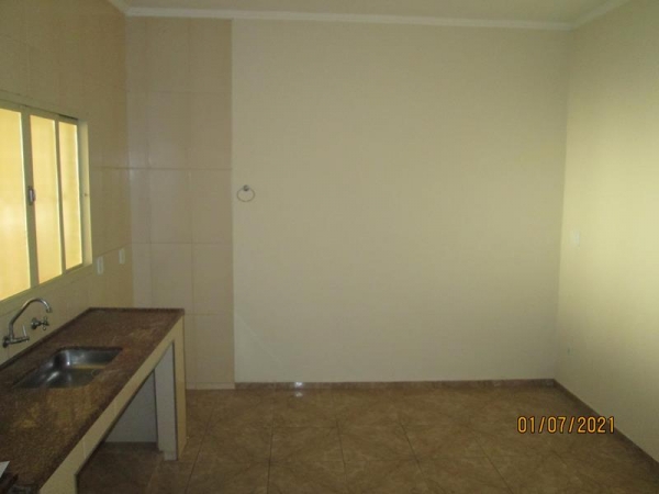 Rua Duarte Ferreira Canha, 335 Fds